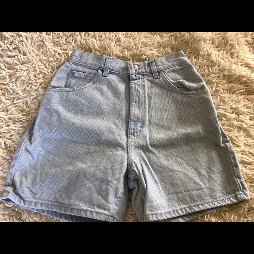 Vintage lee high waisted shorts.